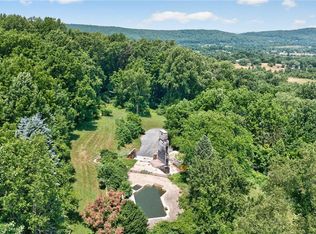 4956 Chestnut Hill Rd, Center Valley, PA 18034