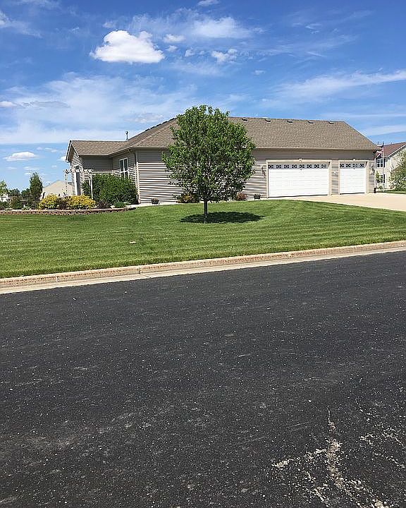 2nd image of W1152 Winterberry Ln
