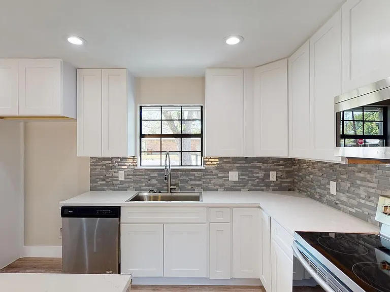 204 Tower Dr — Photo 12