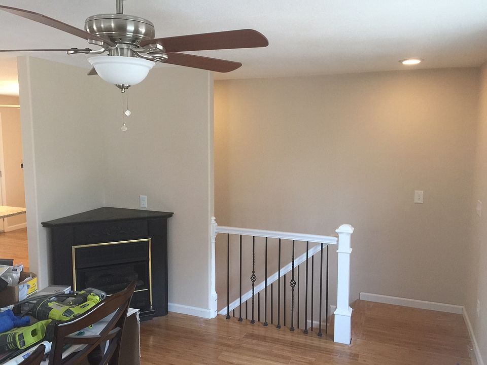 1st image of 1015 Floy Ln