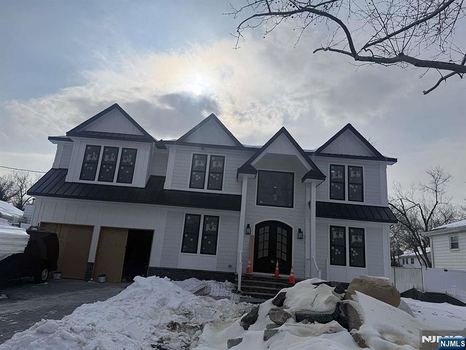 2nd image of 218 Mayfair Rd