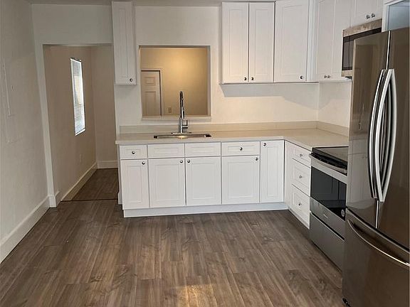 4th image of 823 Helena Drive