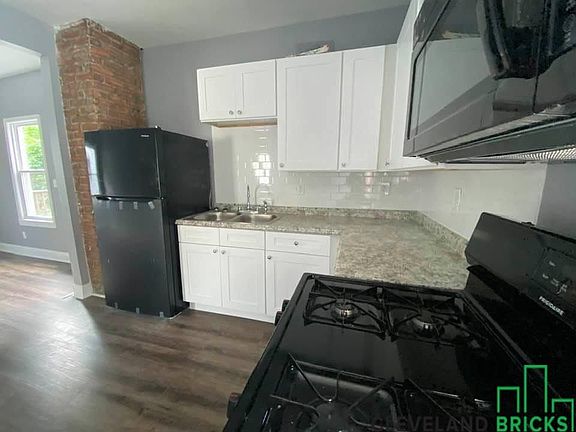 2nd image of 2094 W 91st St #Up