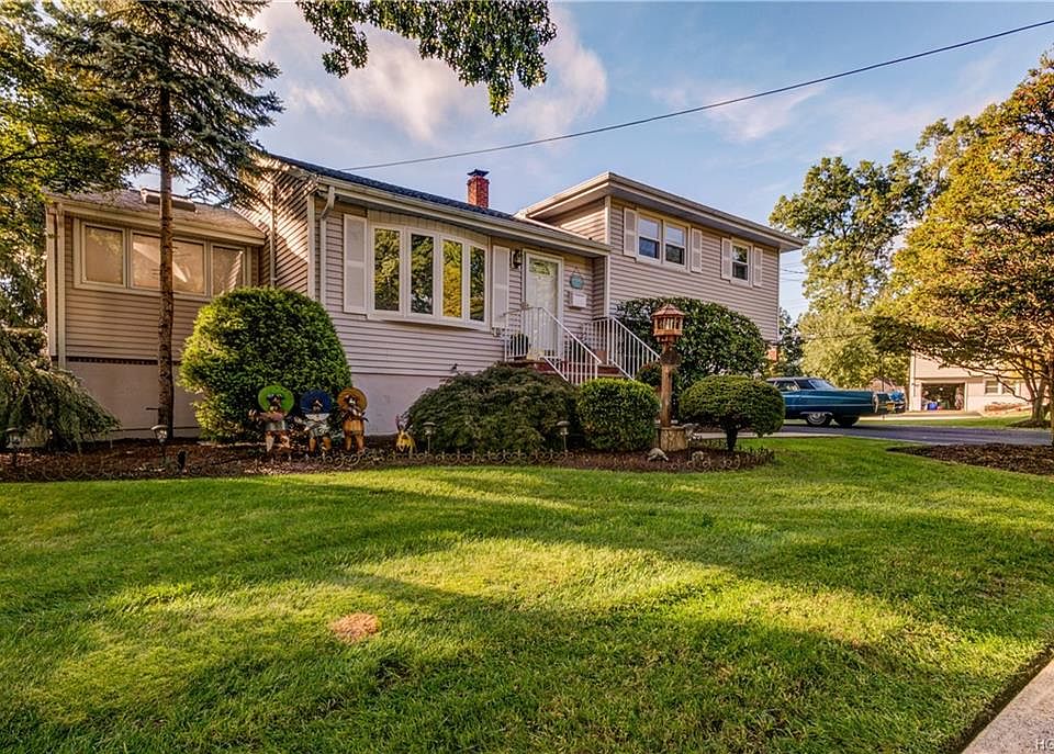 1st image of 1 Forest Knoll Dr