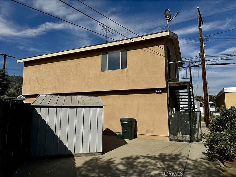 920 N Alameda Ave — Photo 12
