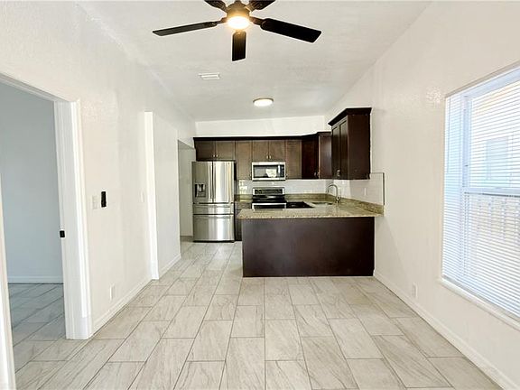 2nd image of 2332 W Pine St