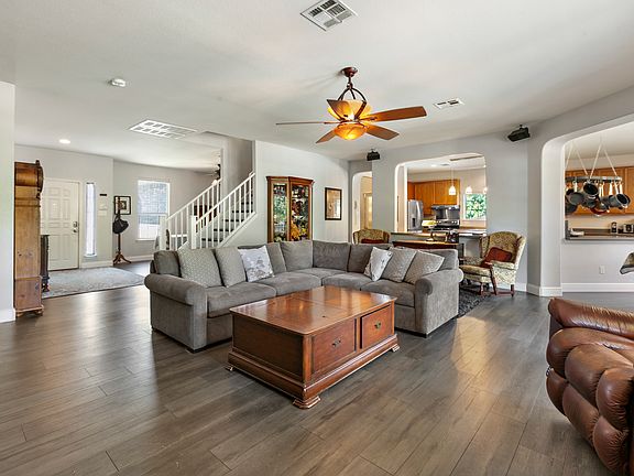 3rd image of 301 Santolina Ln