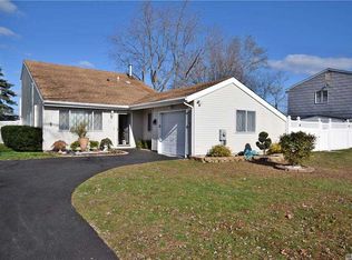 29 Harrison Ave, Bellport, NY 11713