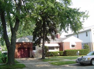 8121 Kenneth Ave, Skokie, IL 60076