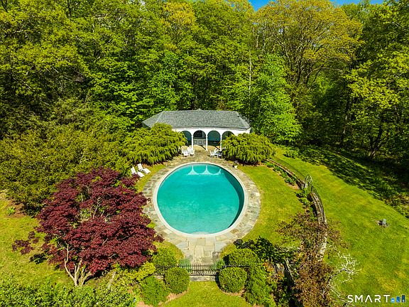 3rd image of 210 Doolittle Drive