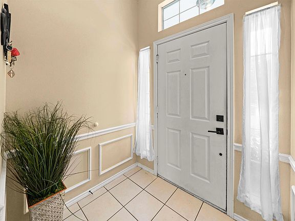 5th image of 1622 Waterton Cir