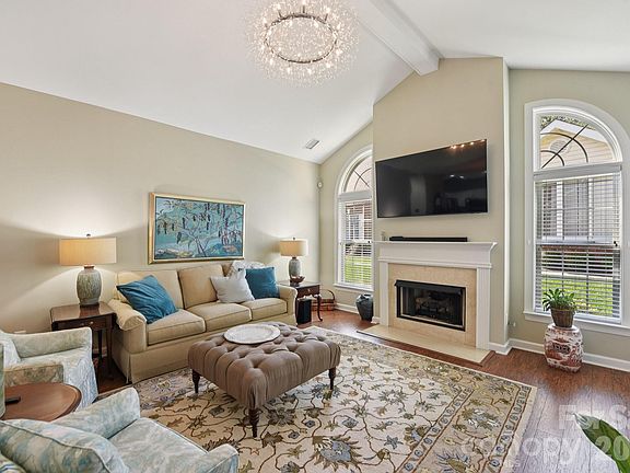 4th image of 10816 Willow Crossing Dr