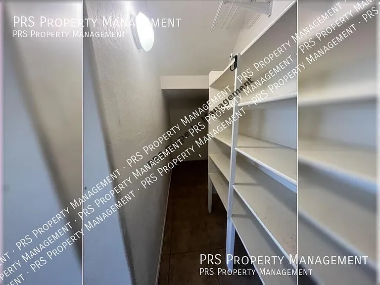 576 E Julian Dr — Photo 16