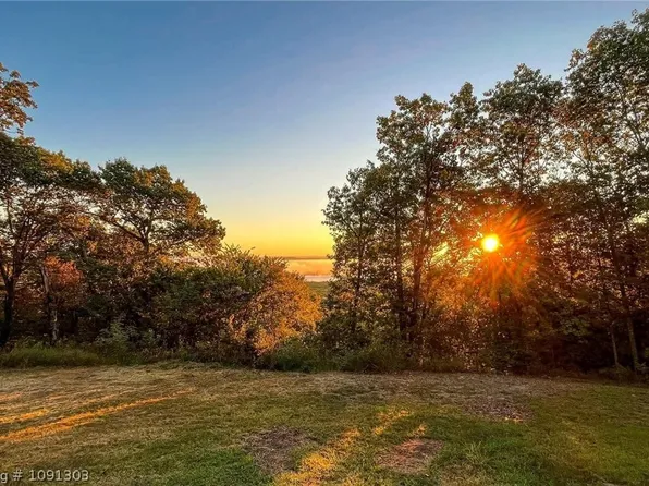 21110 N Lookout Dr, Stigler, OK 74462