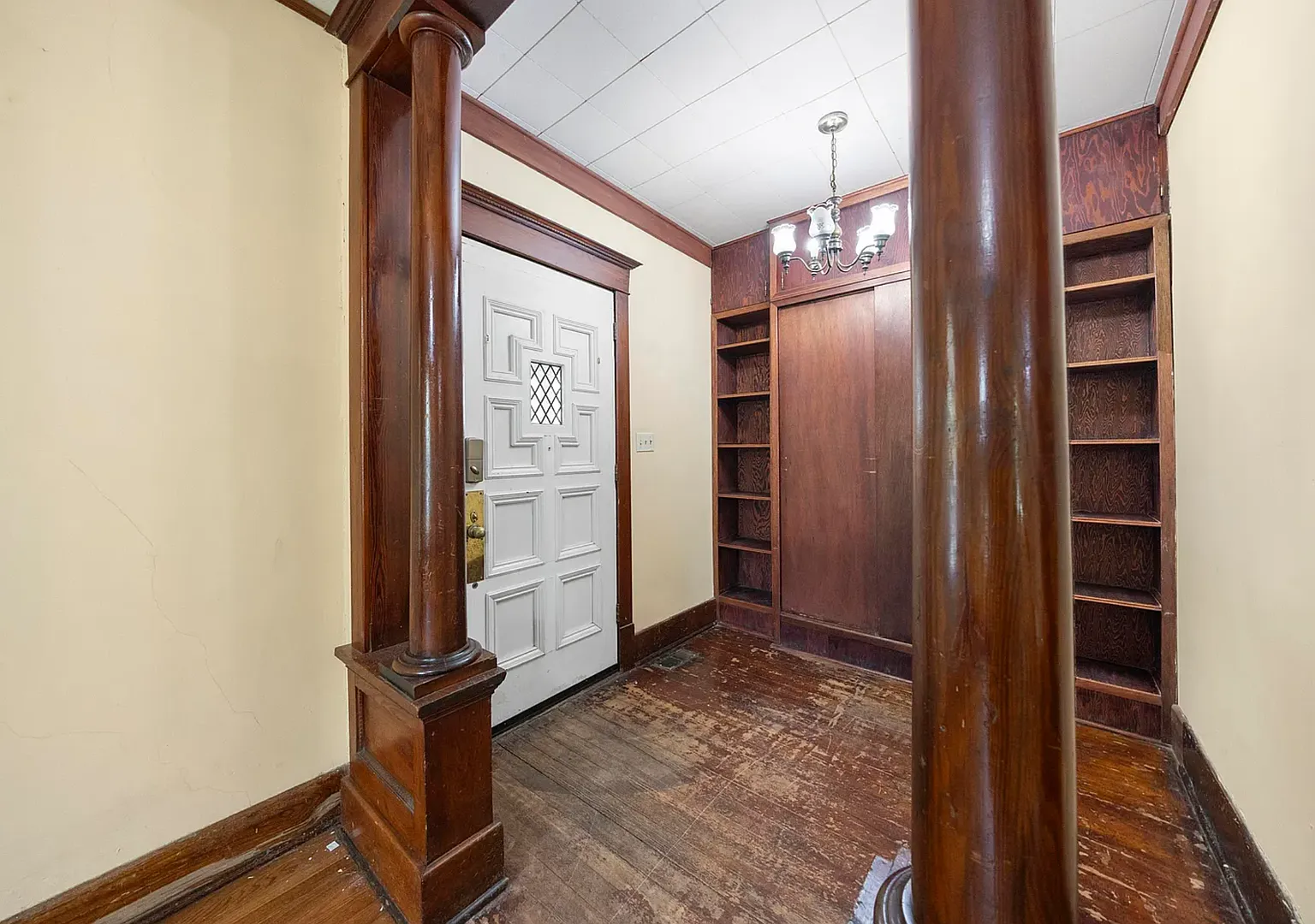 2 Bedroom Home — Photo 4