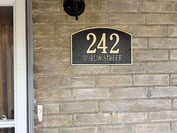 3rd image of 242 Dublin St