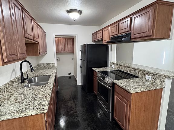 2nd image of 213 San Angelo Ave Ste B