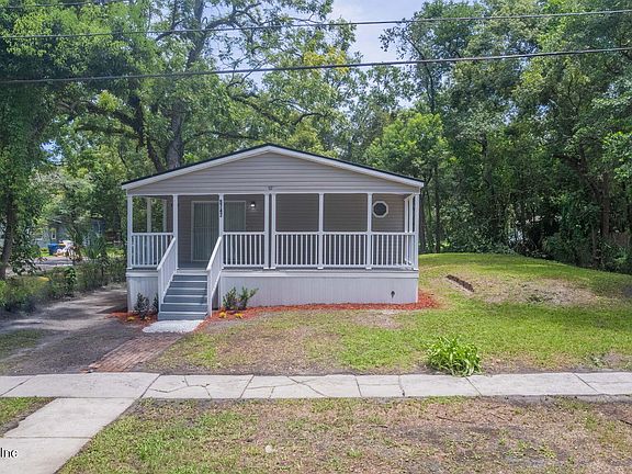 3rd image of 5747 CARVER Circle