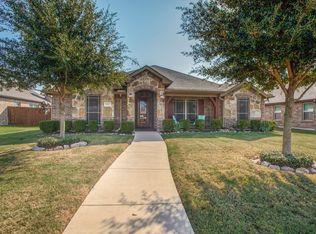 3024 Carlton Pkwy, Waxahachie, TX 75165
