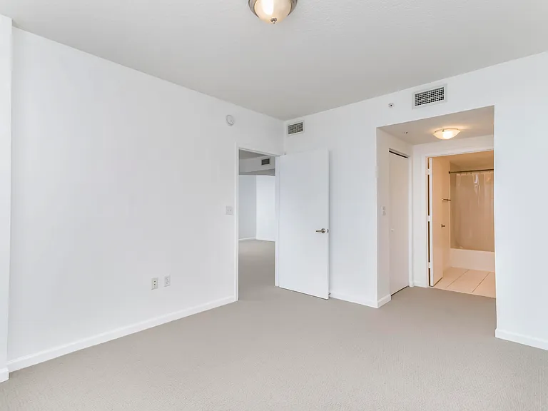 18800 NE 29th Ave #923 — Photo 13