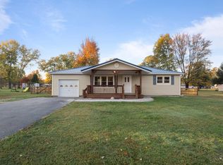208 Holly Ln, Bethel, OH 45106