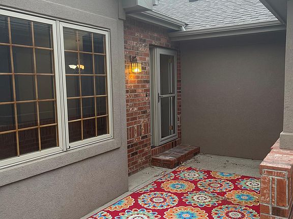 4th image of 3912 Avenida Del Sol Dr