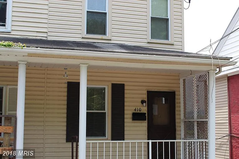 410 Chestnut St photo 1