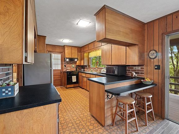 5th image of 283 River Bend Ln
