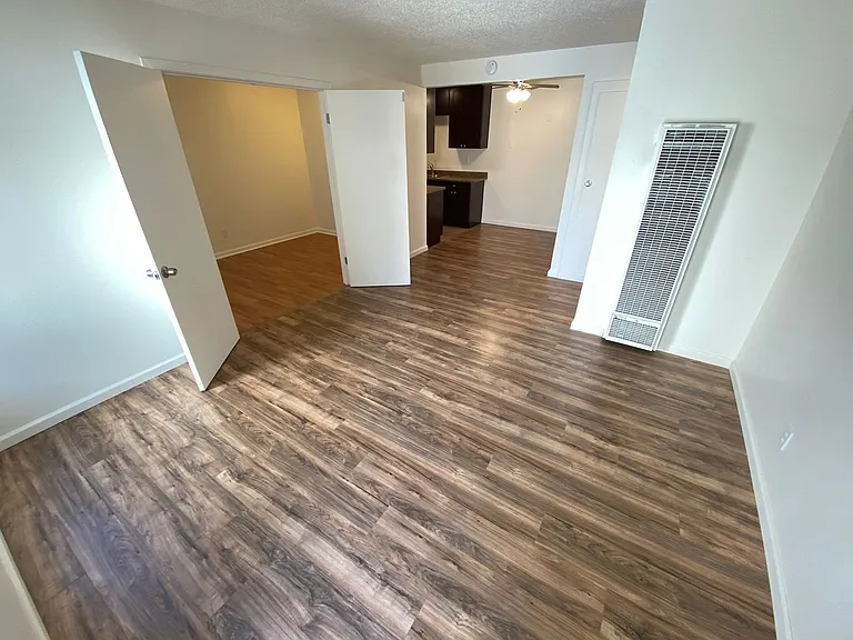 341 Lansing Cir #A — Photo 12