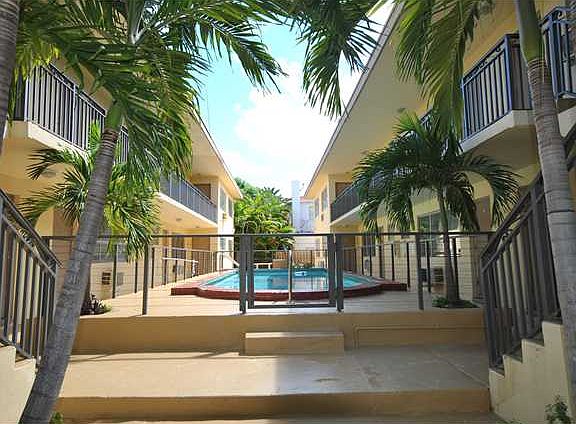 4th image of 7609 Carlyle Ave #10