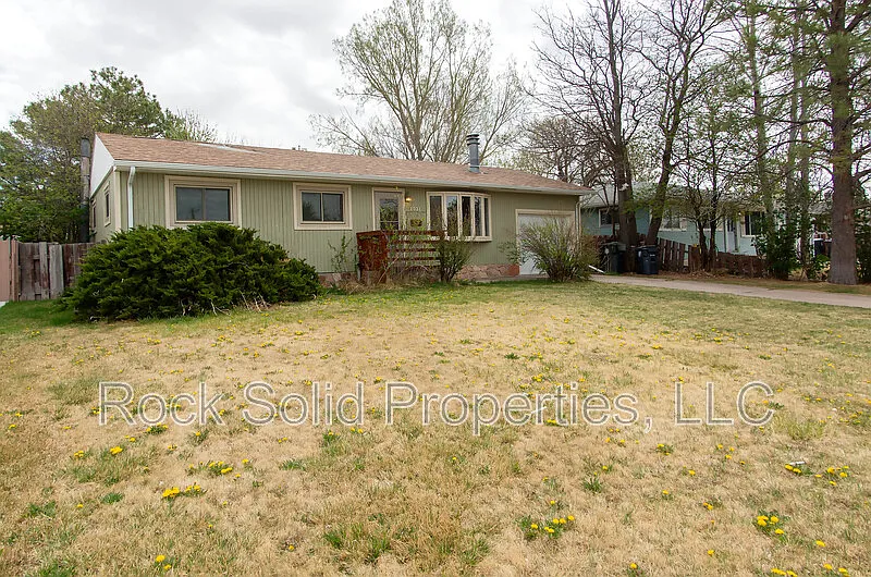 3 bed, 1.0 bath, 1850 sqft, $1,850 — Photo 3