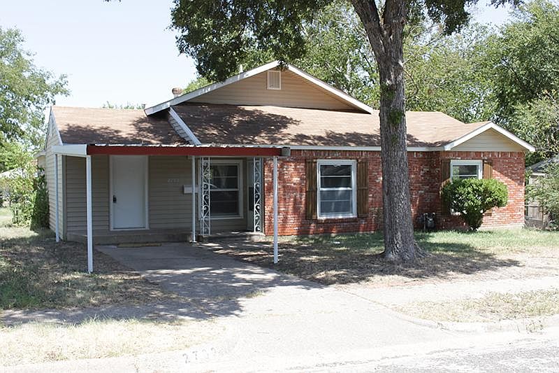 1st image of 2703 Jackson Dr
