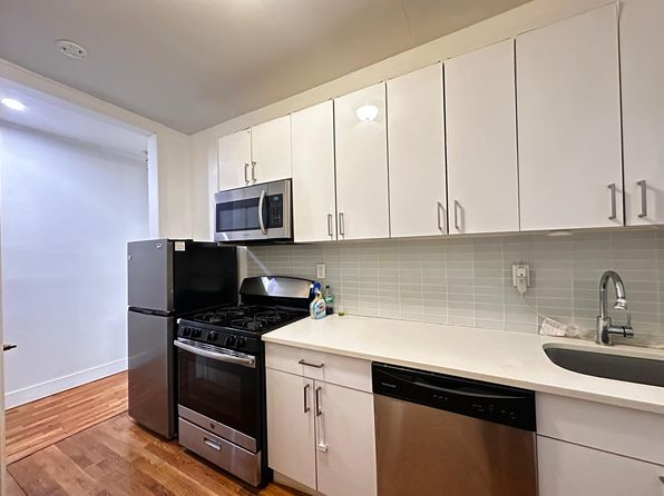 200 Clinton Ave #C2