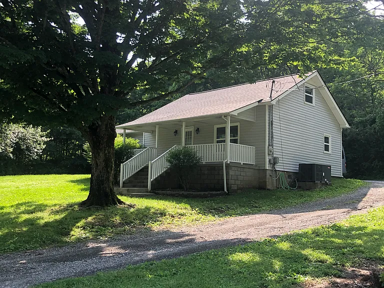1290 Louisville Hwy — Photo 2