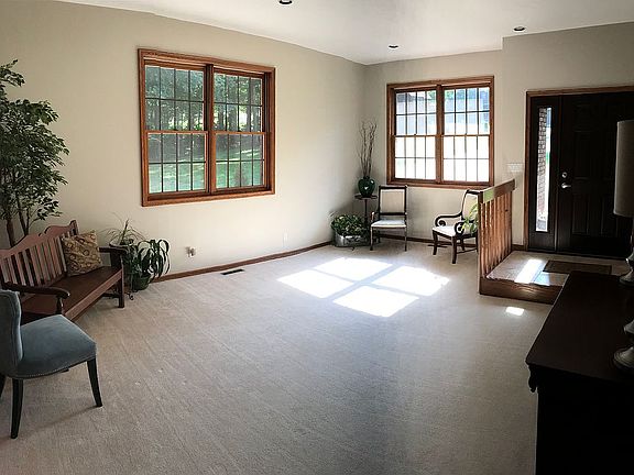 4th image of 80 Linden Ct