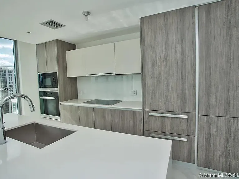 2900 NE 7th Ave #1407 — Photo 3