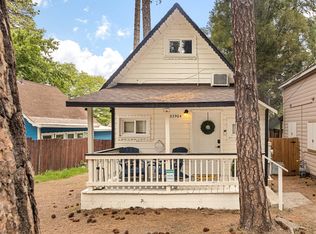 22904 Waters Dr, Crestline, CA 92325