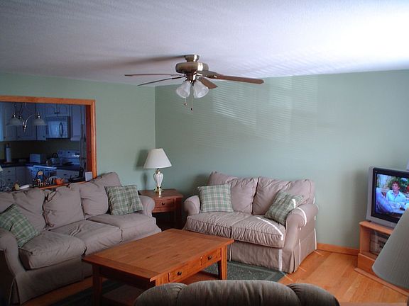 1st Floor Living Room