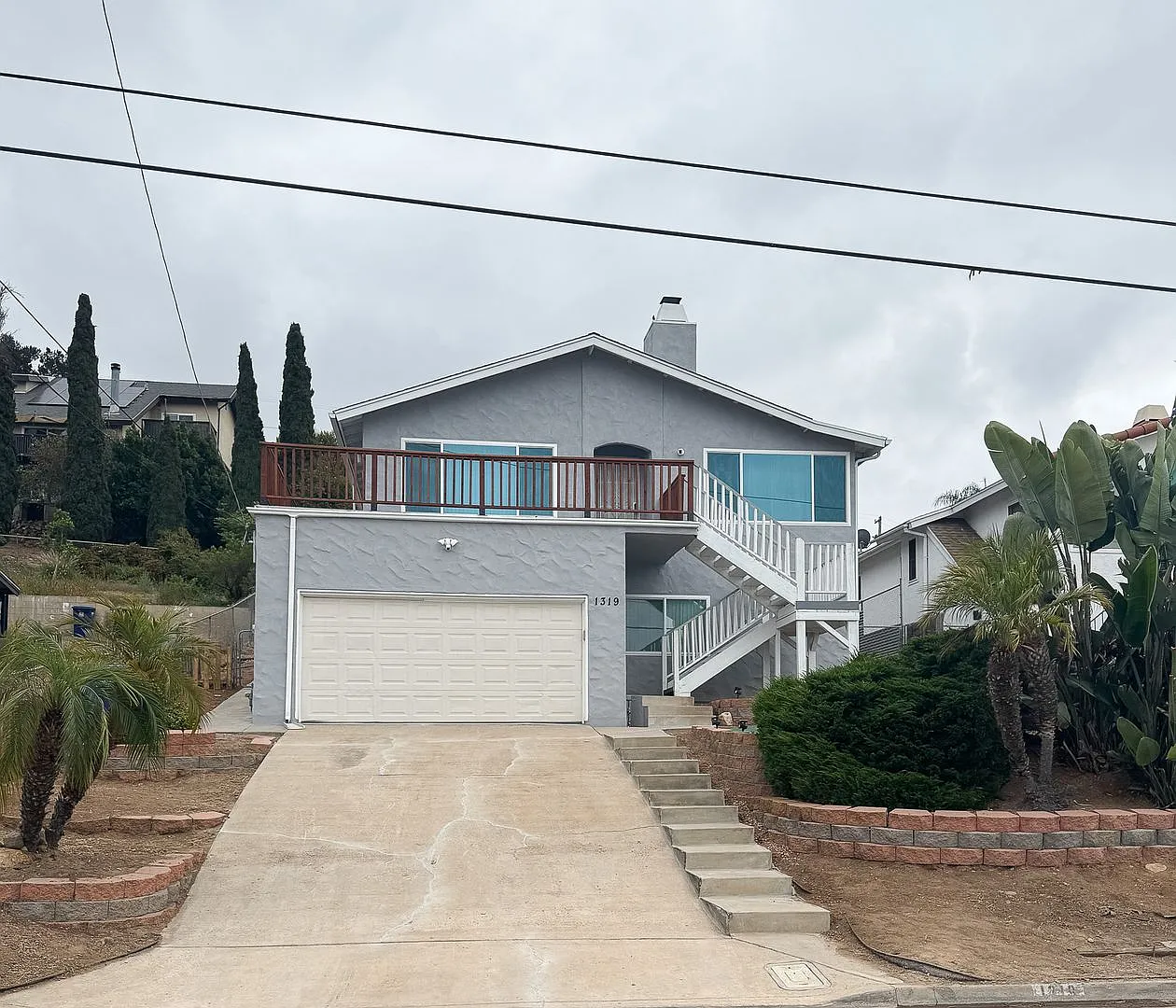 3 bedroom 2 bathroom house for rent in Dictionary Hill! — Photo 1