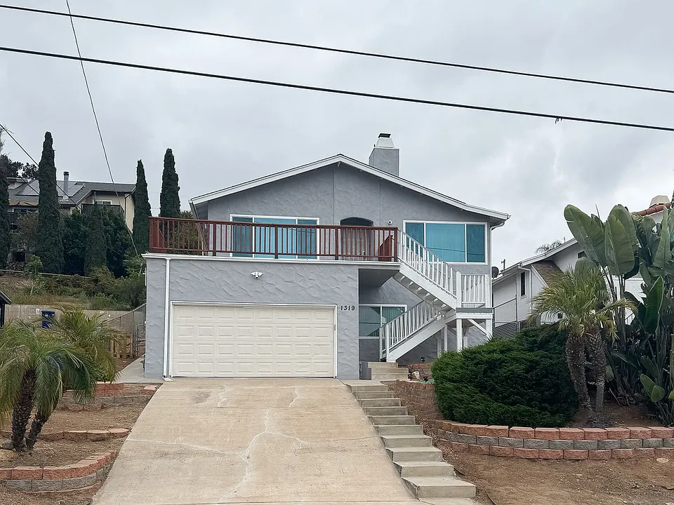 1319 Grand Ave