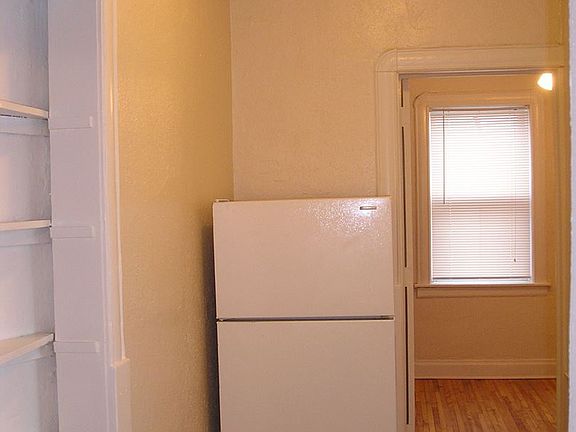 3rd image of 2820 1st Ave S APT 9