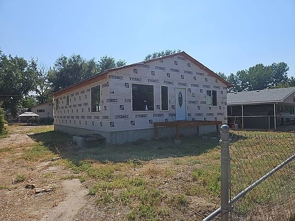 3rd image of 219 W Washington Ave