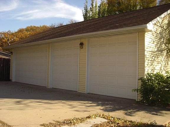 Garage - Alley access.