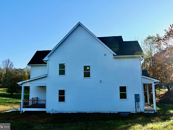 3rd image of 8028 Pinnacle Ridge Dr