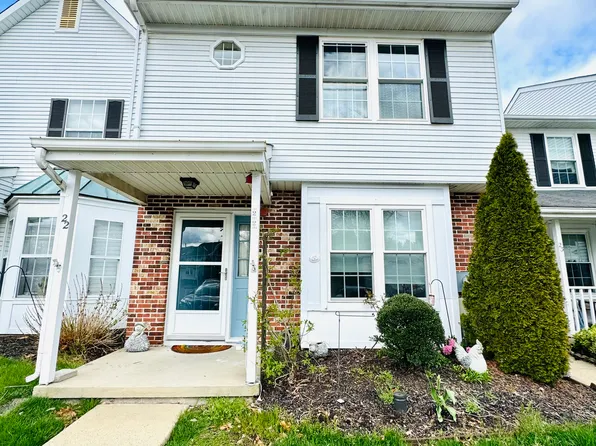 22 Wyckwood Ct, Newtown, PA 18940