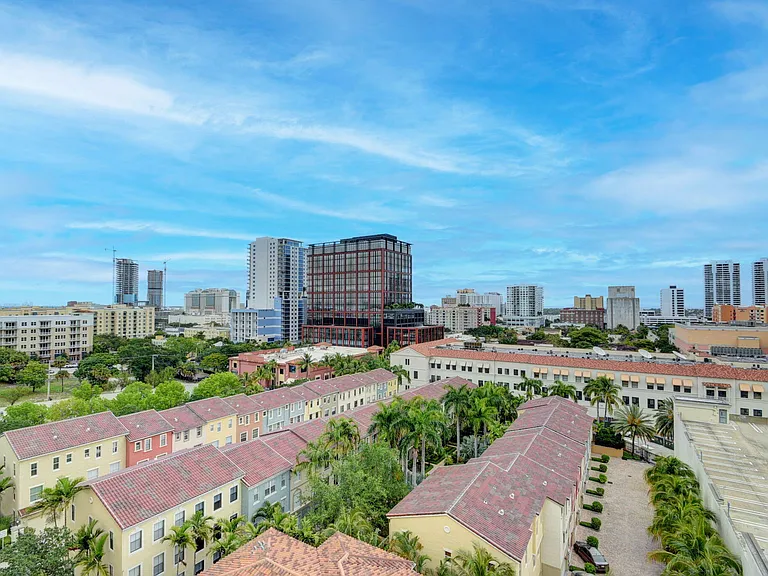 403 S Sapodilla Ave #307 — Photo 44