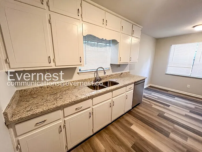 5328 Balboa Ave — Photo 7