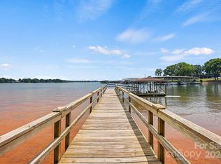 120 Surfside Ln, Mooresville, NC 28117