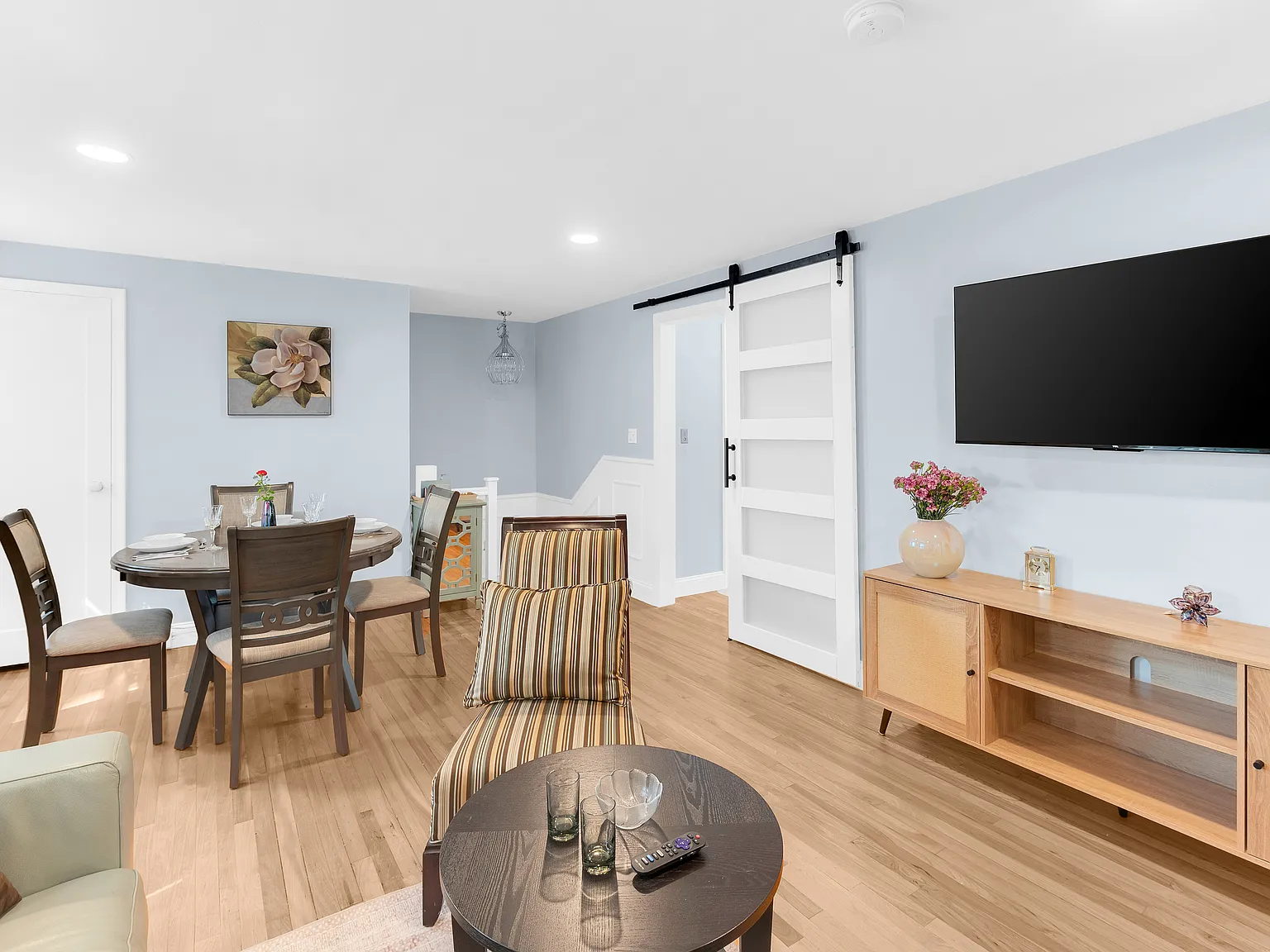 1 bed, 650 sqft, $2,400 — Photo 2