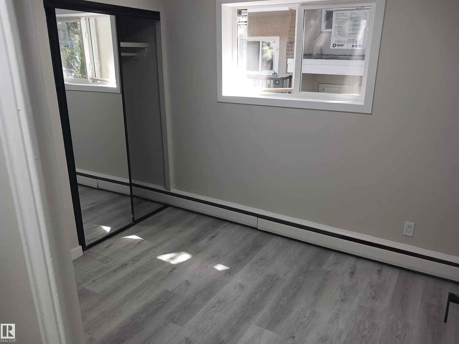 2 bed, 1.0 bath, 606 sqft, $1,300 — Photo 4
